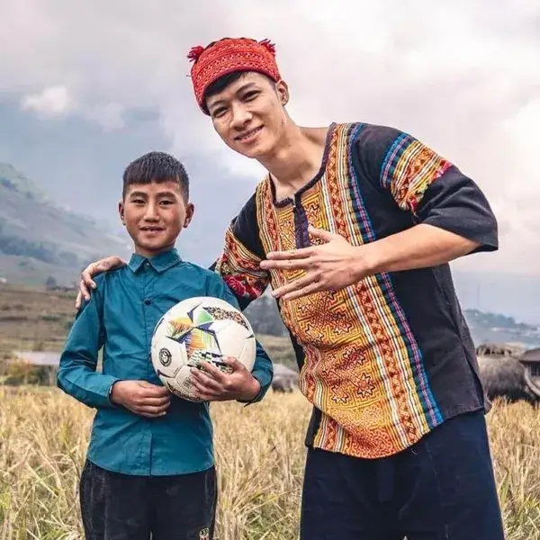 Zocker Joins Forces with Cán Cris and Football Country      
